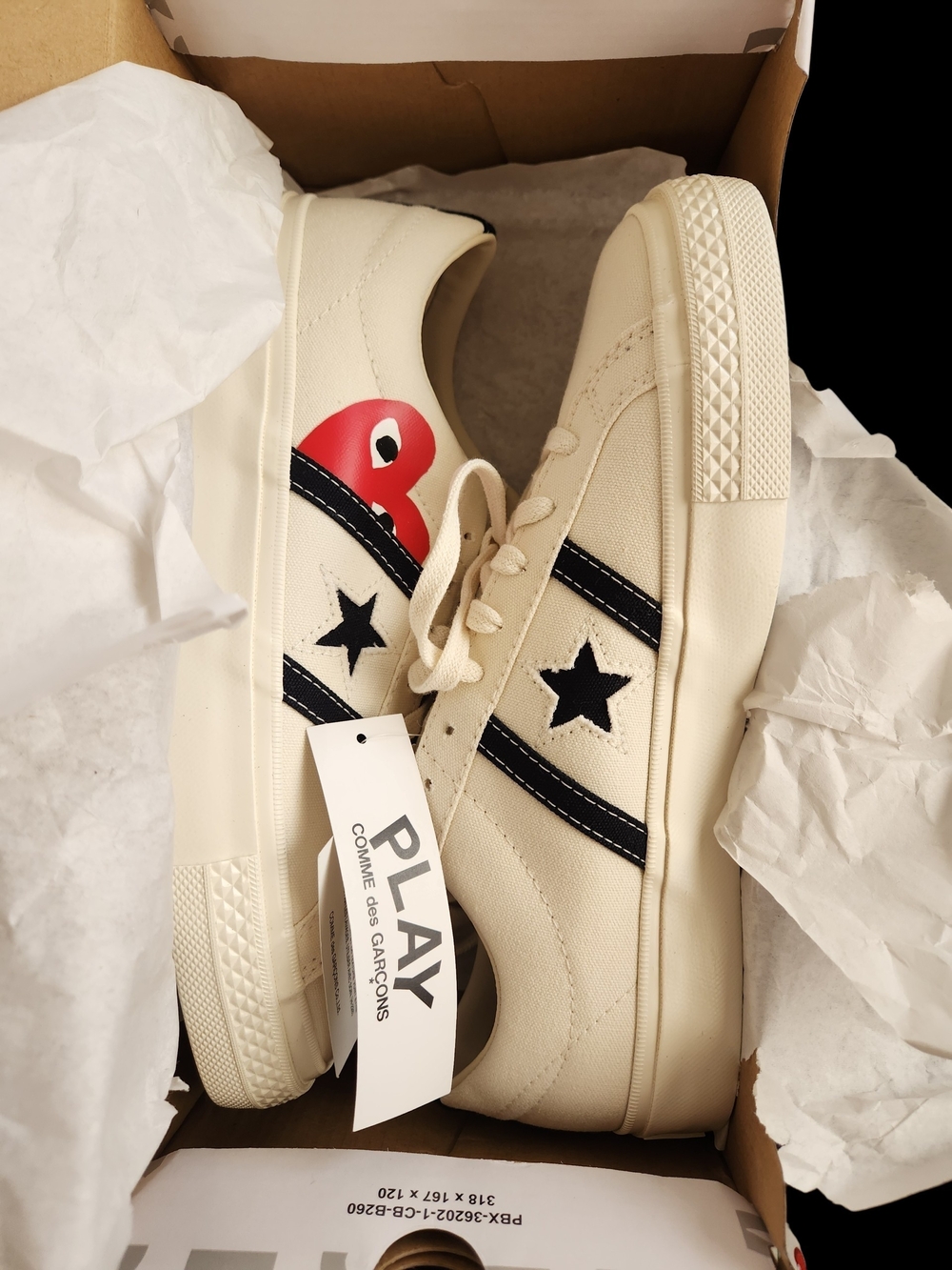 Comme des Garcons PLAY Cream Size 8M (9.5W)